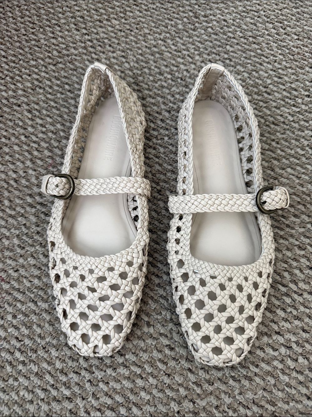 Cushionaire Weston Mary Jane flats size 6.5
